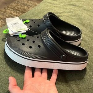 Crocs womens 6